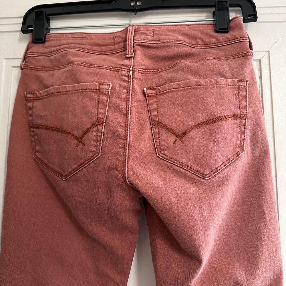 Bullhead Low-Rise Skinny Jeans - Size 0 - Picture 5 of 11
